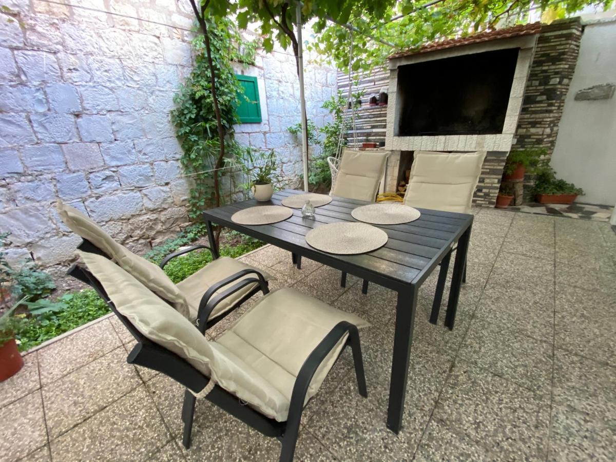 Apartment Stari Dvor Kaštela Exterior foto